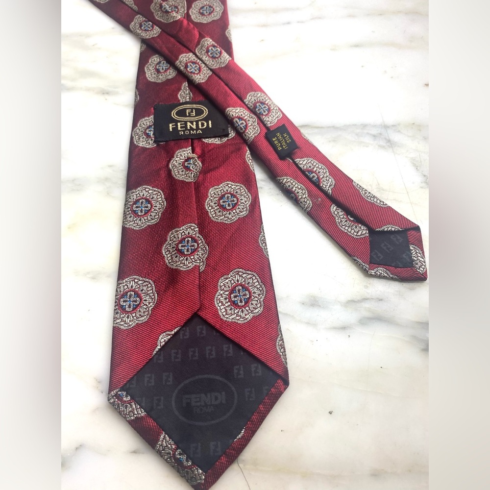 7 Vintage Silk Ties Fendi, Givenchy, Dior, Balmain, PierreCardin, Boss, Ken Cole - Picture 3 of 16